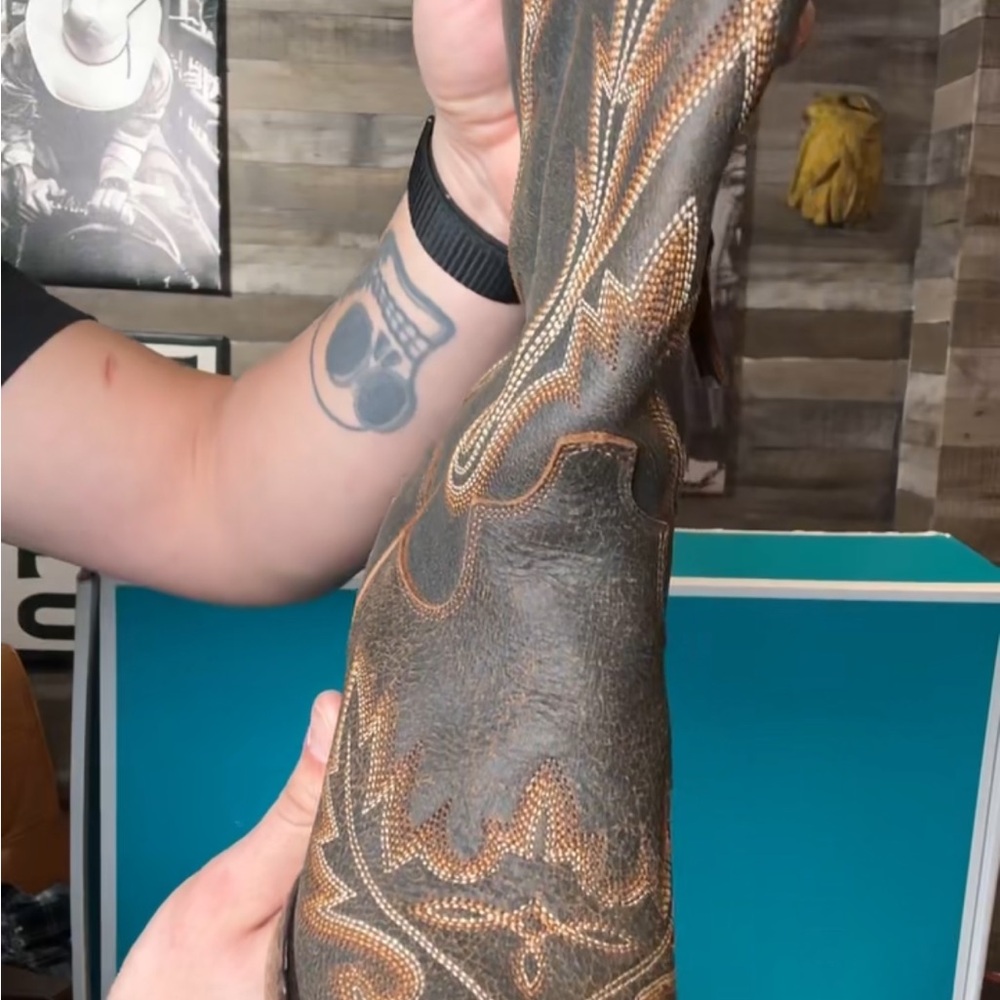 Brown Western-Style Women's Boots - Picture 3 of 9
